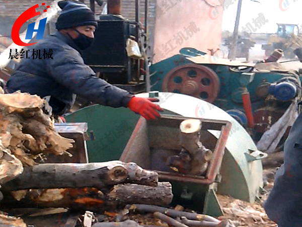 福建木屑機(jī)客戶使用現(xiàn)場(chǎng)