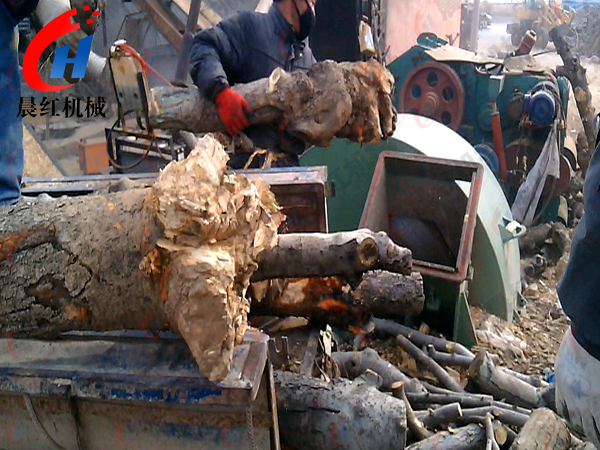 福建木屑機(jī)客戶使用現(xiàn)場(chǎng)