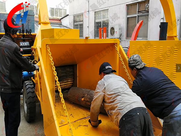 江蘇定制1500型樹枝粉碎機(jī)交貨試機(jī)